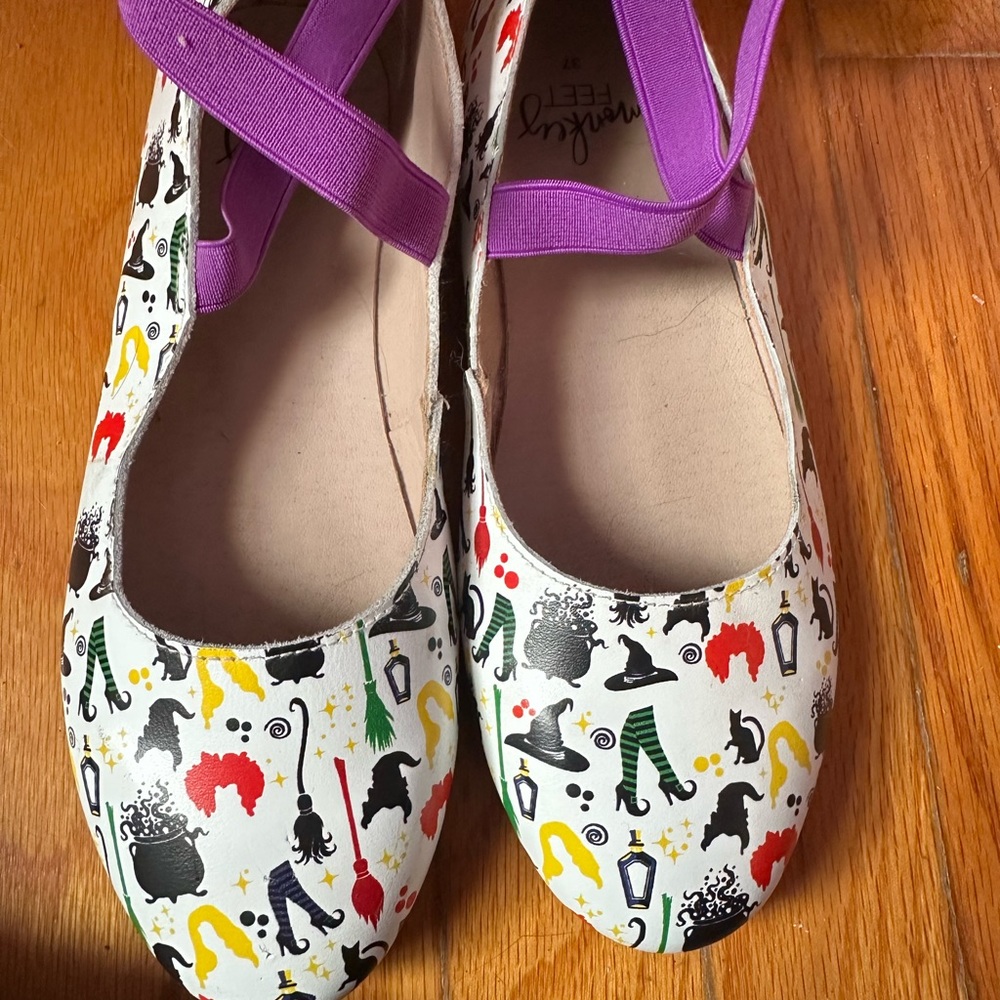 Hocus Pocus Monkey Feet